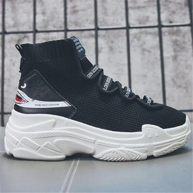 Женские массивные кроссовки на платформе сетчатые плоской толстой подошве с