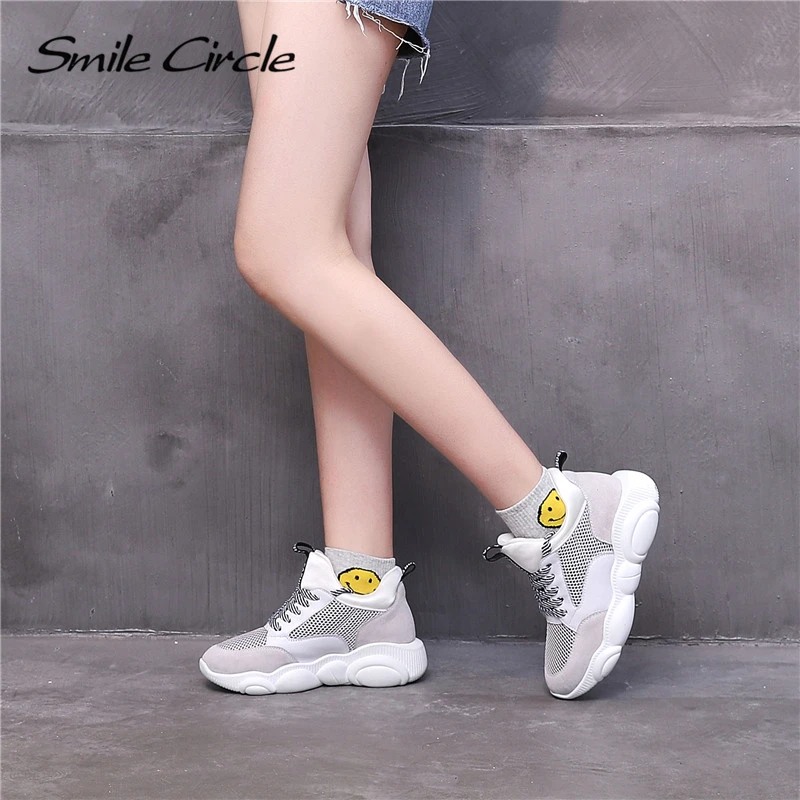 Кроссовки из натуральной кожи со смайликом женская обувь коллекция 2019 года