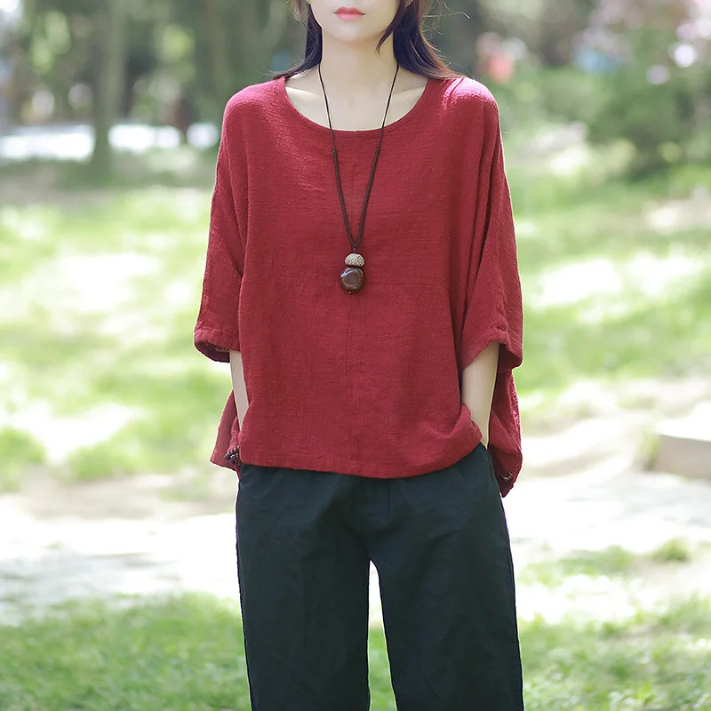 Однотонная белая женская блузка из хлопка и льна с круглым вырезом рубашки