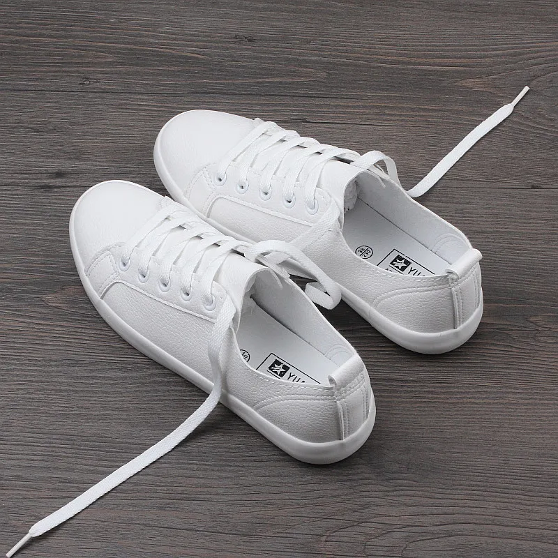 Женские кроссовки на плоской подошве белые дышащие вулканизированной