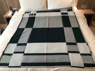 Stripe Black Grey Новое кашемировое Клетчатое одеяло, вязанное крючком, мягкий шерстяной шарф, шаль, портативный теплый диван, кровать, флисовое вязаное розовое одеяло, наволочка - Цвет: Stripe Black Grey
