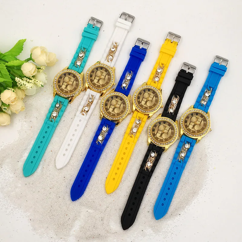 Часы наручные женские кварцевые со стразами цепочка из Золотого Сплава