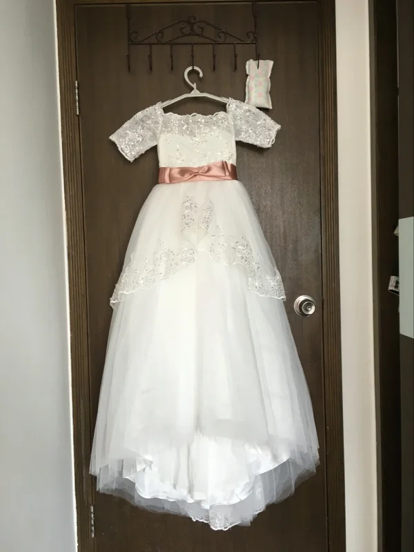 Белое платье для первого причастия с открытой спиной со шнуровкой открытыми