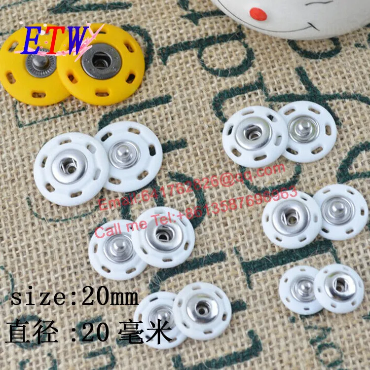 

Оптовая продажа 50 наборов Размер 20 мм белый пластик с медными металлическими кнопками для мешков для одежды Бесплатная доставка