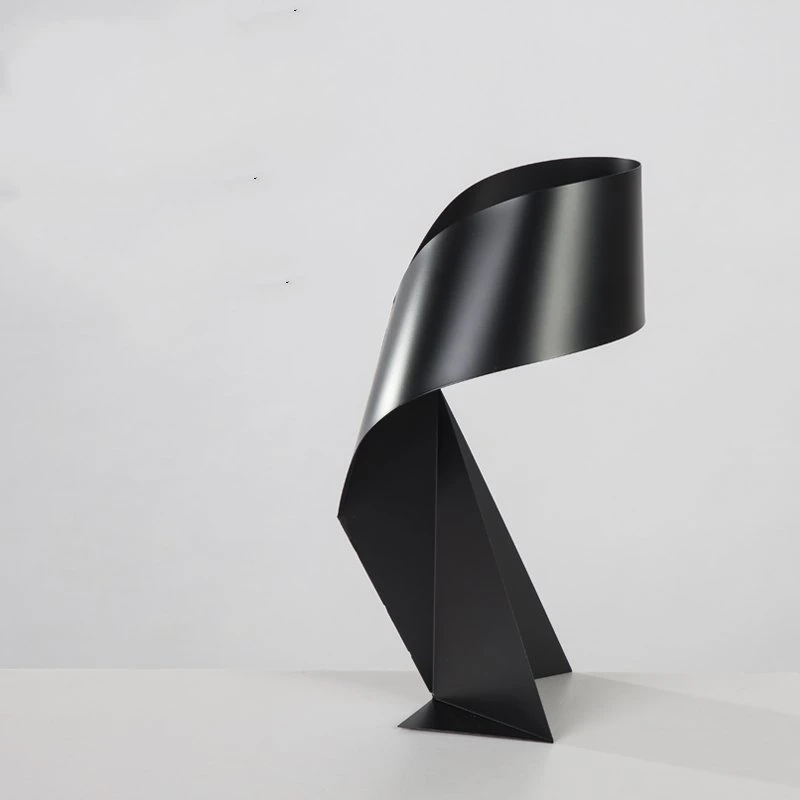 Makaron простая Светодиодная настольная лампа скандинавские креативные постсовременные дизайнерские настольные лампы для спальни декор для гостиной светодиодная железная настольная лампа