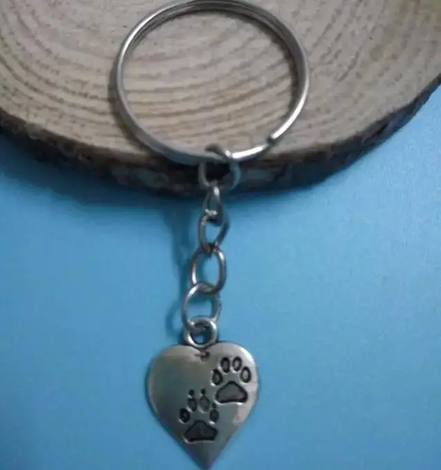 Новинка брелок с изображением собачьей лапы и сердца винтажный кулон для