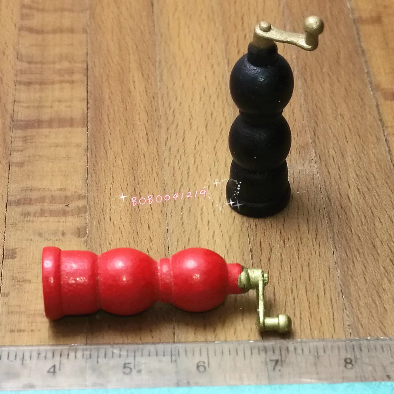 Dollhouse Miniature 1:12 Toy 2 Pieces Of Wooden Grinders Height 3.4cm SPO560 |