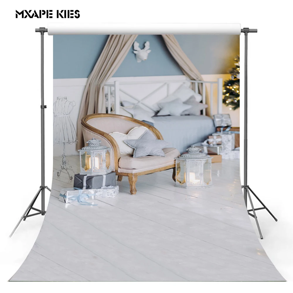 Фон для студийной фотосъемки с изображением рождественской елки камина кресла