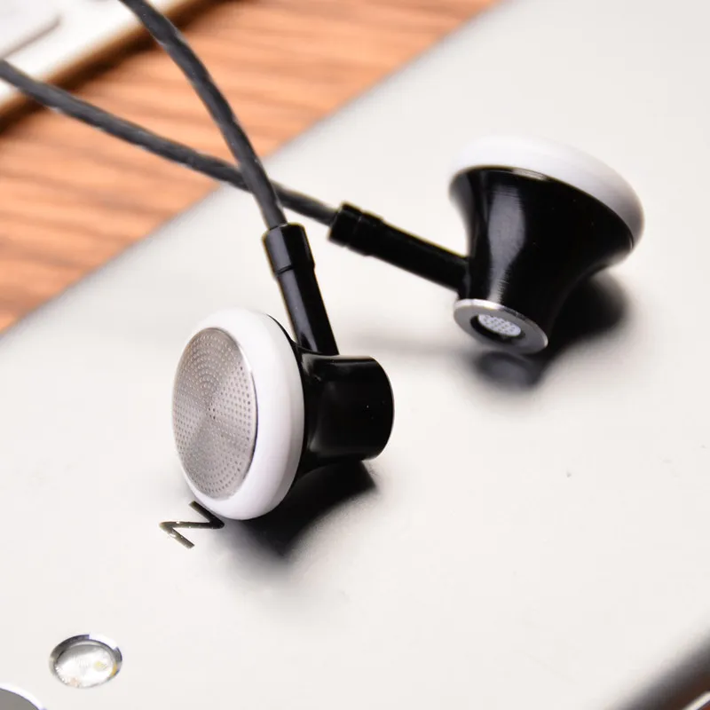 

MS16 In Ear Earphone 3.5mm Earbuds Sports Running Headset With Microphone Wire Control Earphones For Phone / PC / Tablet