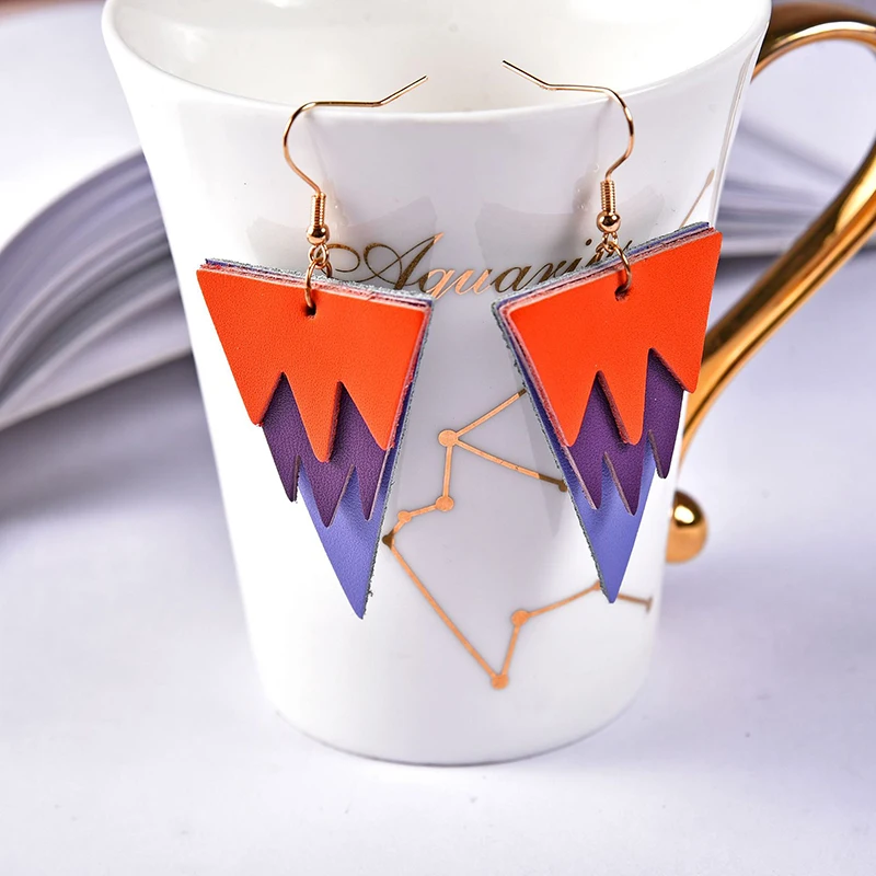 Женские трехслойные серьги Vantage цветные треугольные из натуральной кожи с