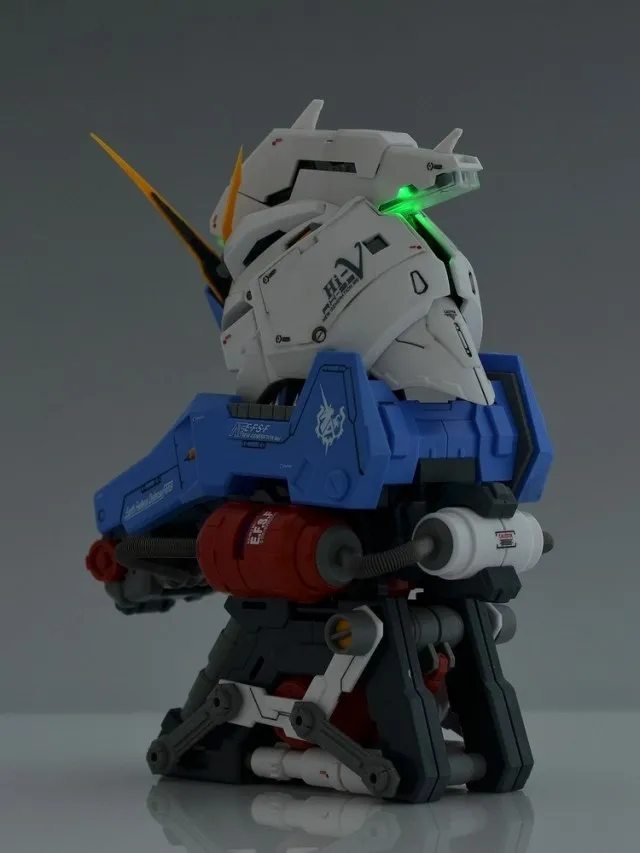 Модели вентиляторов в наличии сборки Gundam Модель 1:35 RX 93 hi V воина гундама голова