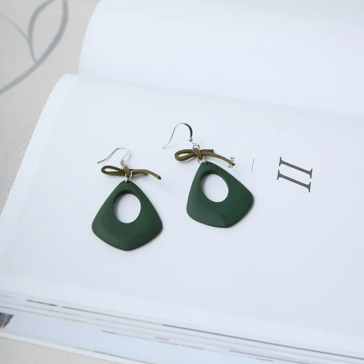 Женские серьги-подвески с бантом из кожи и дерева | Украшения аксессуары