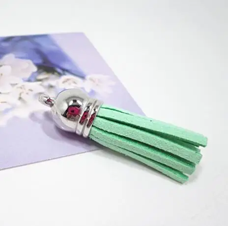 green silver 20 шт./партия, 38 мм, замша, кисточки, очаровательные разноцветные, искусственная замша, кожа, кисточка с серебряной крышкой CCB для DIY ювелирных изделий, поставщик - Цвет: green silver