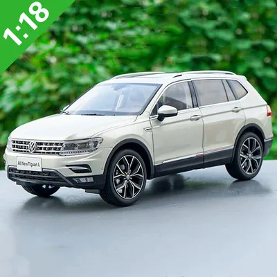 Серебристый Горячая Распродажа 1:18 TIGUAN L сплав модель автомобиля, усовершенствованное Моделирование Коллекция металлическая модель автомобиля украшения - Цвет: Серебристый