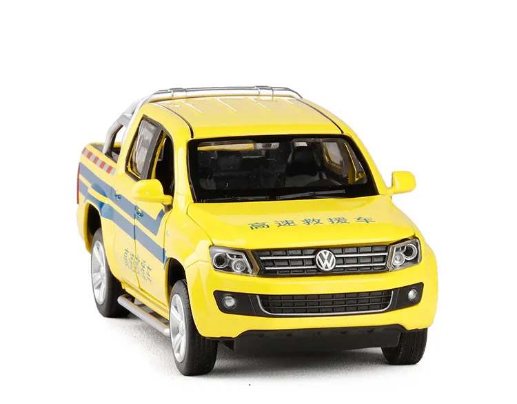 Моделирование 1:30 Amarok 4 Открытый пикап модель грузовика, металлический звук и свет обратно в детский подарок игрушка, модель автомобиля