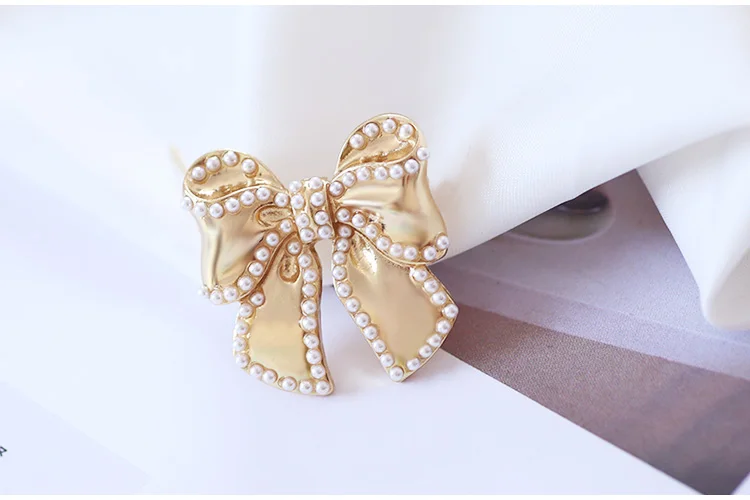 Sansummer New Hot Fashion Golden Bowknot Flower Pearl Romantic Feautiful Elegant Party Brooch For Women Jewelry 835