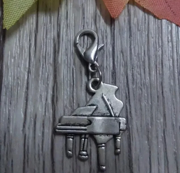 50 шт. тибетский серебряный сплав Модный Шарм Омар застежка красивые пианино