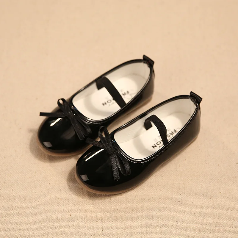 Кожаные туфли для девочек вечеринок весенние 2018 новые модные кожаные с красным