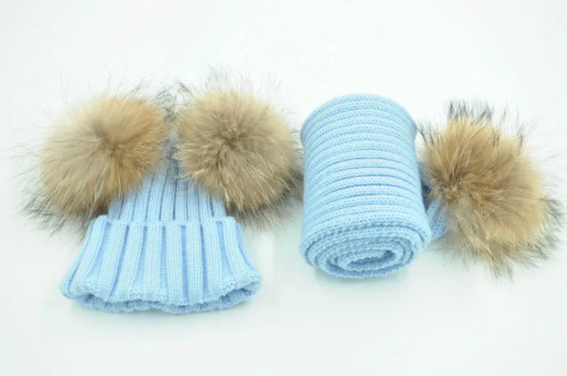 Blue natural fur Детская зимняя шапка, шарф, комплект для мальчиков, натуральный мех енота, помпон, шапка, шарф, комплект для маленьких девочек, теплый флисовый меховой шар, набор из шапки и шарфа - Цвет: Blue natural fur