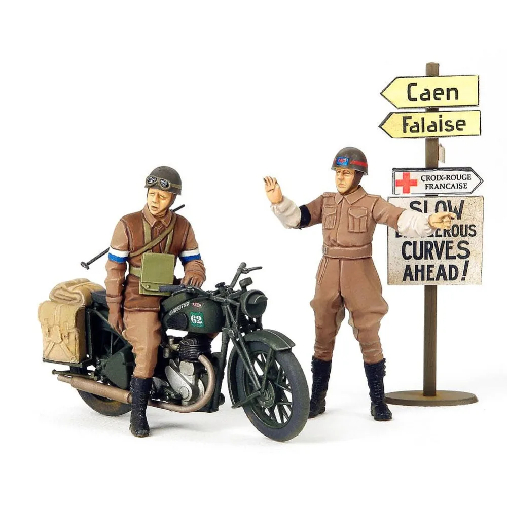 Модель мотоцикла OHS tiiya 35316 1/35 British BSA M20 с комплектом военных полицейских в