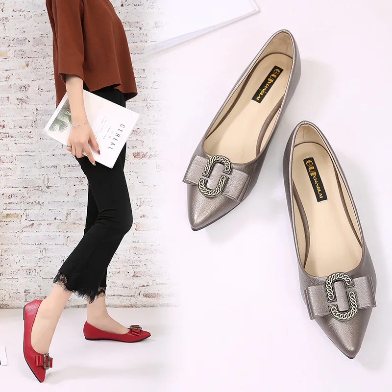 Женская обувь на плоской подошве туфли новые весенне осенние с острым носком и