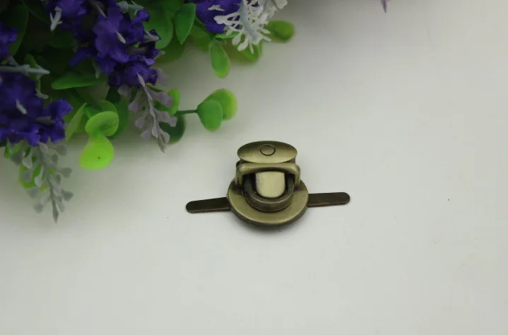Bronze Новая металлическая сумочка, застежка, поворотный замок, пряжка, сумка, аксессуары, поворотный замок для сумки DIY, кошелек, фурнитура, застежка, утка, язык, поворотный замок - Цвет: Bronze
