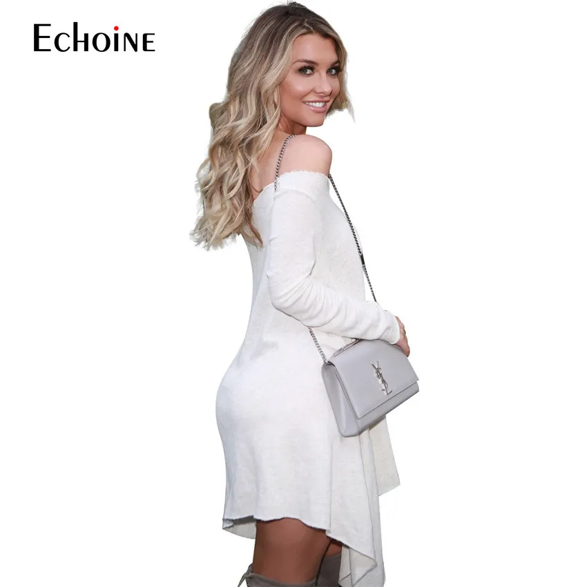 Женское трикотажное платье свитер с открытыми плечами асимметричное длинным