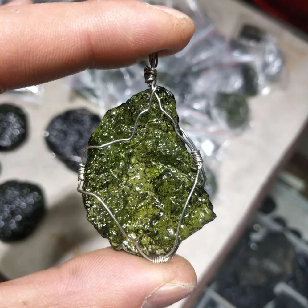 16 18 г Бесплатная доставка зеленый драгоценный камень молдавит метеорит