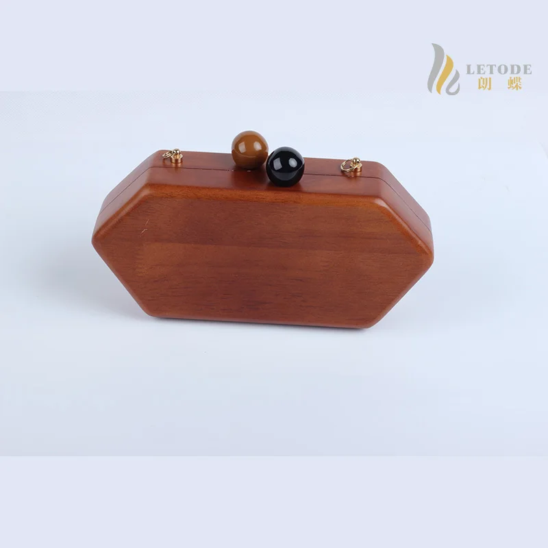 Дизайнерские сумки-мессенджер из натурального дерева с цепочкой и стразами