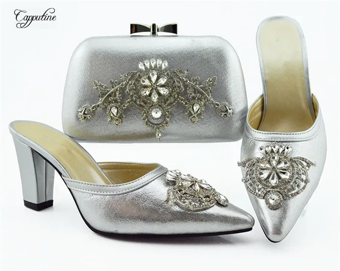 Чудесные зеленые туфли-тапочки с острым носком и искусственными блестящими