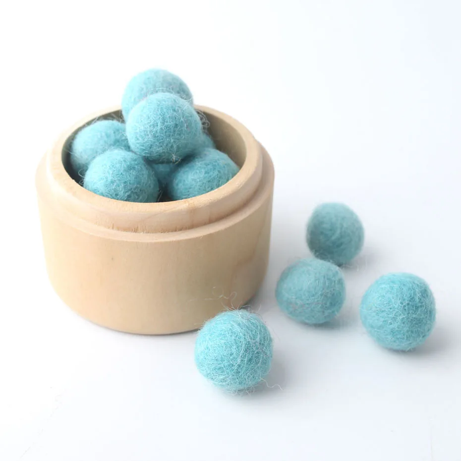 Light Blue 20 шт 20 мм Рождественский Шарик из шерстяного войлока шерстяные помпоны безопасные и успокаивающие бусины Gumball DIY ремесленный круглый шарик из шерстяного войлока s сделать кольцо Погремушка - Цвет: Light Blue