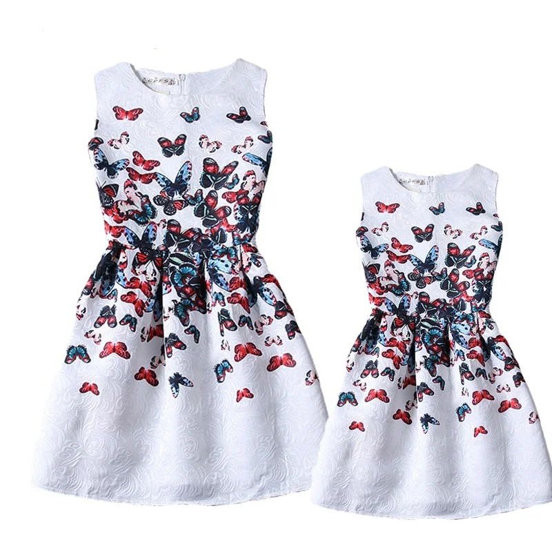 2017 платья для мамы и дочки Летние Стильные одинаковые комплекты семьи одежда