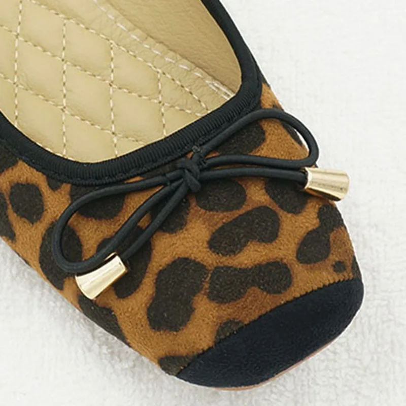 Женские туфли на плоской подошве с квадратным носком и бантом мягкой в