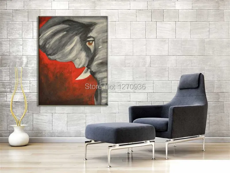 Темно-красное красивое небо высокий большой слон большие глаза огромные уши 100%