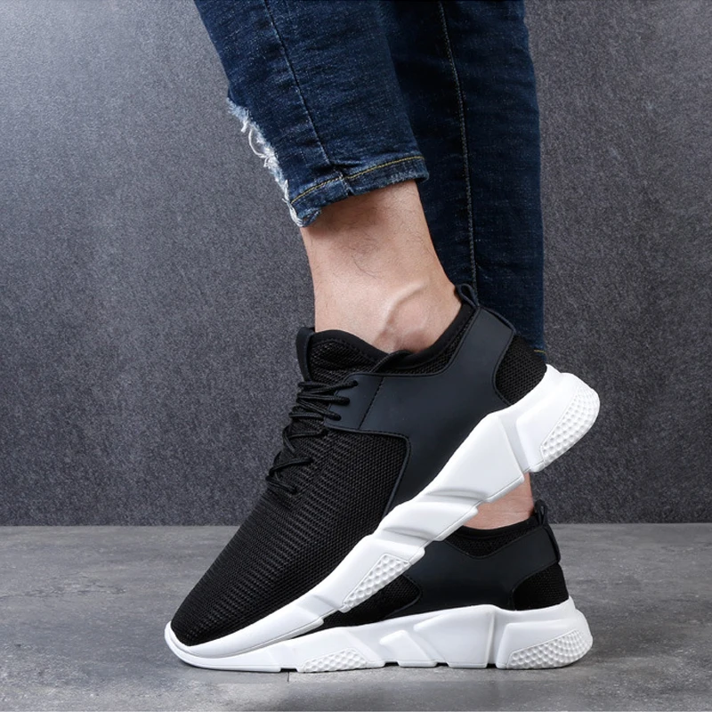 Мужские сетчатые кроссовки черные дышащие на плоской подошве шнуровке