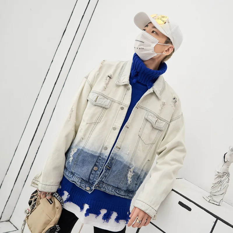 Потертая джинсовая куртка градиентного цвета с потертостями в стиле хип-хоп