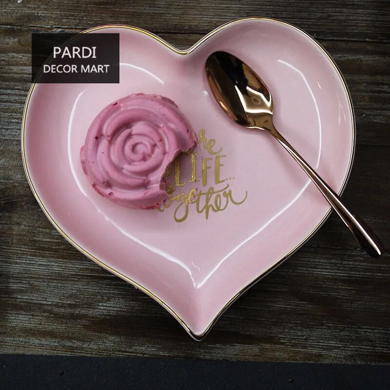 Небольшая кофе кружка керамическая кофейная для влюбленных с золотой проволокой