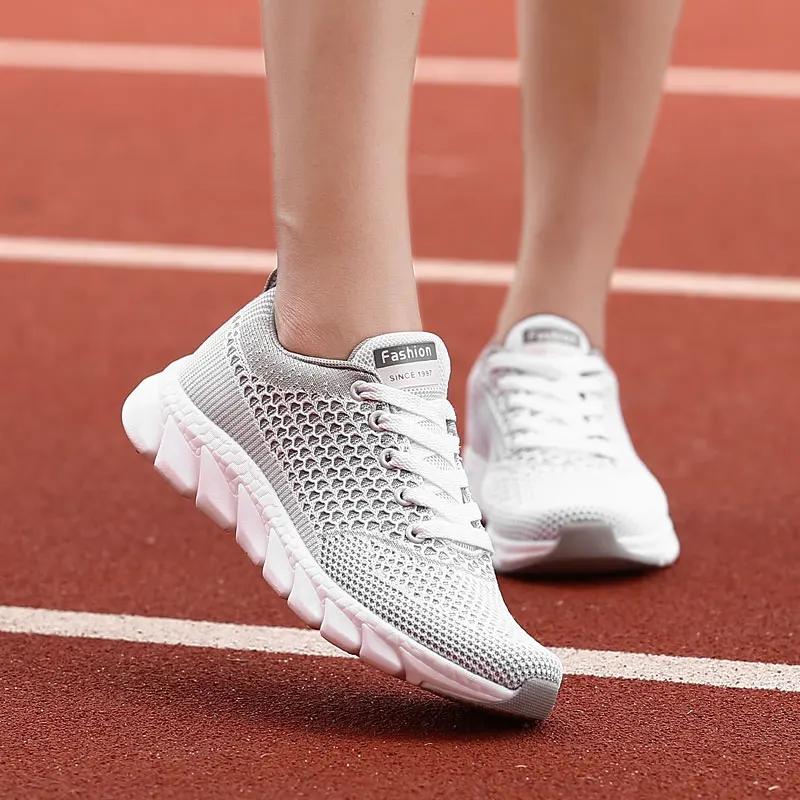 2019 женская обувь лето осень дышащая сетка женские кроссовки на танкетке уличная