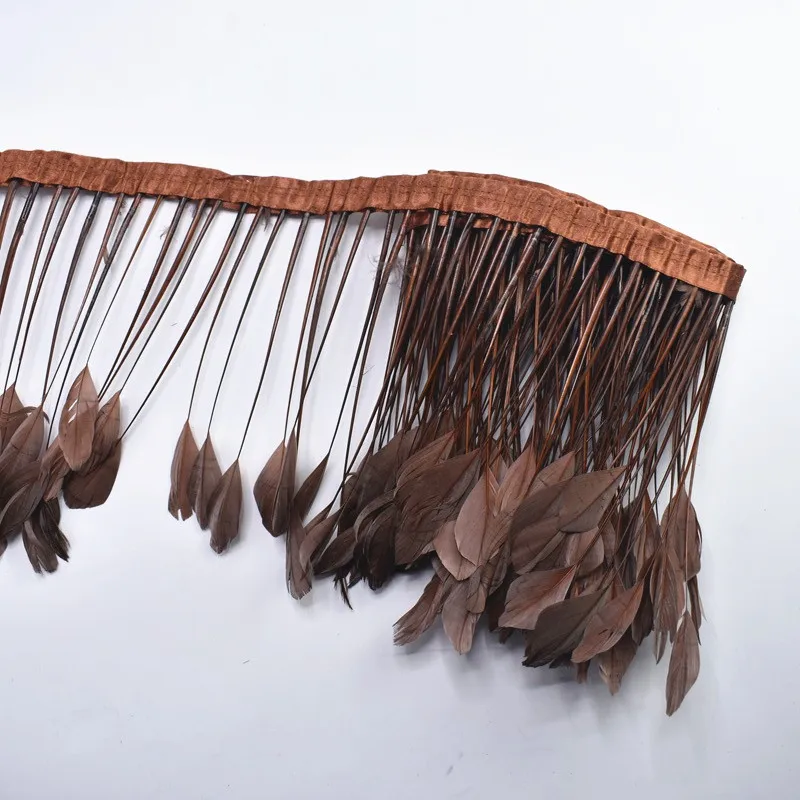 Brown 2 ярдов/партия, кожа, розовая, окрашенная, в полоску, Коке, гусиный хвост, перья, отделка, бахрома, перья для рукоделия, лента, свадебные костюмы, Плюмы - Цвет: Brown