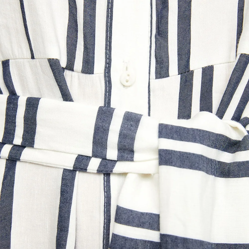 Женское платье-рубашка в белую и синюю полоску с рукавом 3/4 воротником отворотом