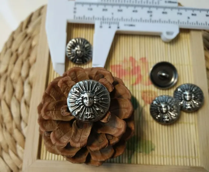 NO7 size 18mm Silver 10 шт. Новое высококачественное Ретро золото затемненными куртка пальто Пуговицы рубашка хлопок пальто кнопку Размер 23 мм - Цвет: NO7 size 18mm Silver