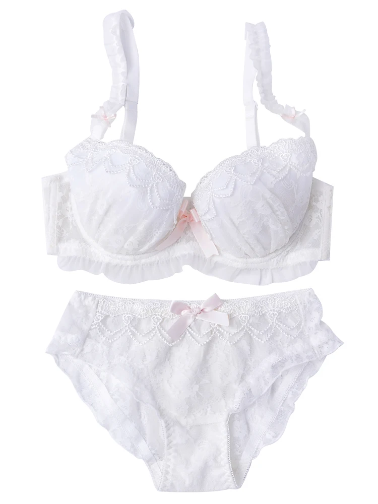 Комплект кружевного нижнего белья из бюстгальтера и трусиков с цветочной