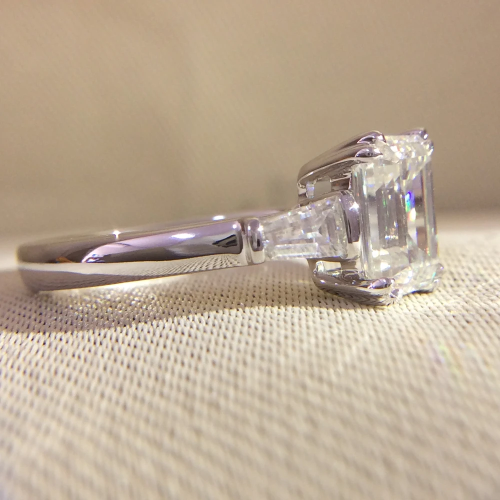 Женское кольцо из белого золота с изумрудом 14 к 4 карата 8x10 мм|emerald diamond engagement