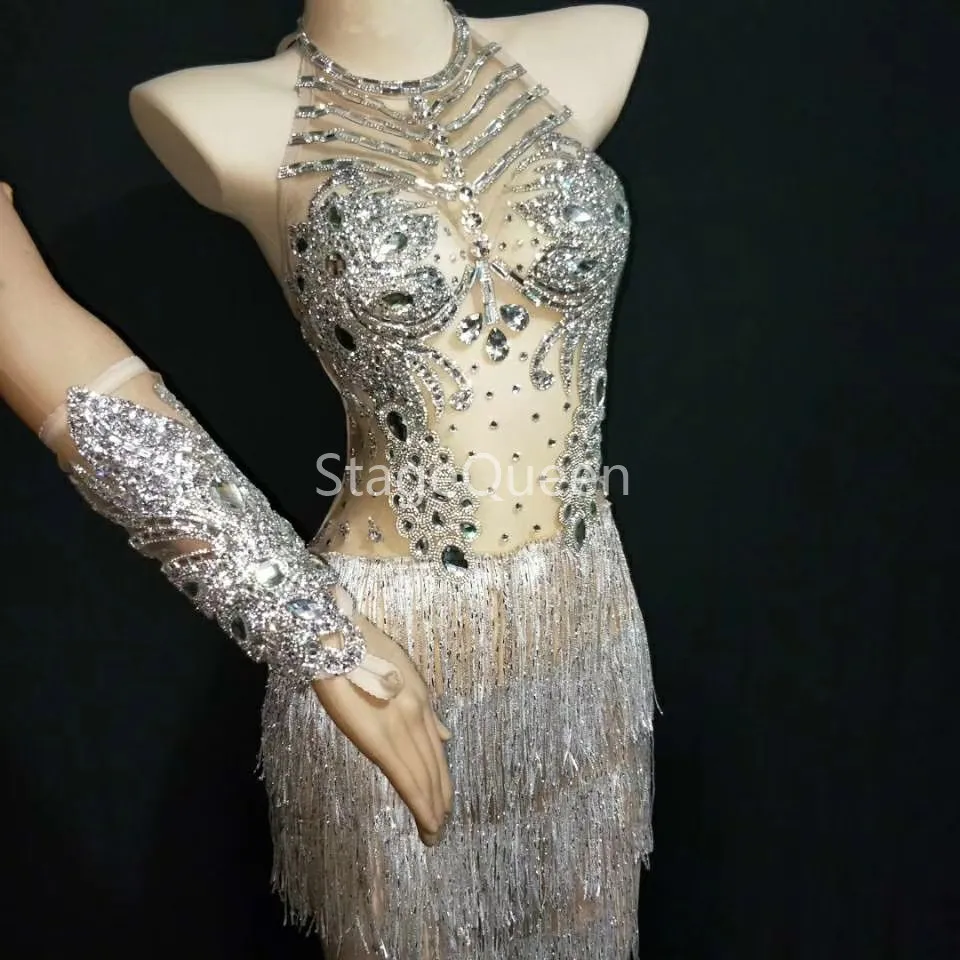 Серебристого цвета со стразами; Цвет белый; платье с бахромой Для женщин певица одежда со стразами Одежда для сцены день рождения, празднование Бар одежда для ночного клуба, для танцев