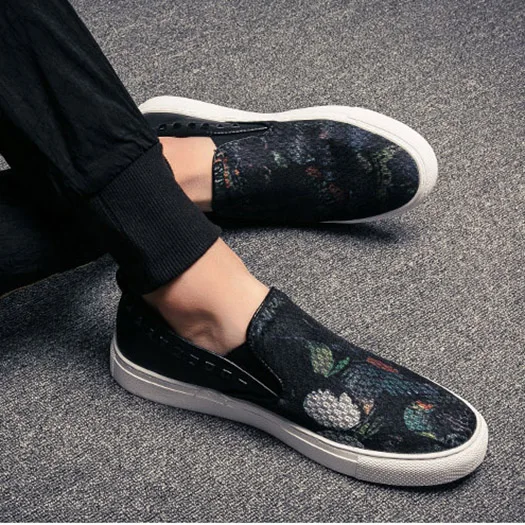 black Слипоны на резиновой подошве, увеличивающие рост, с принтом, с круглым носком; Мужская модная дышащая повседневная обувь для вождения с цветочным принтом в винтажном стиле; коллекция года; летняя камуфляжная обувь - Цвет: black