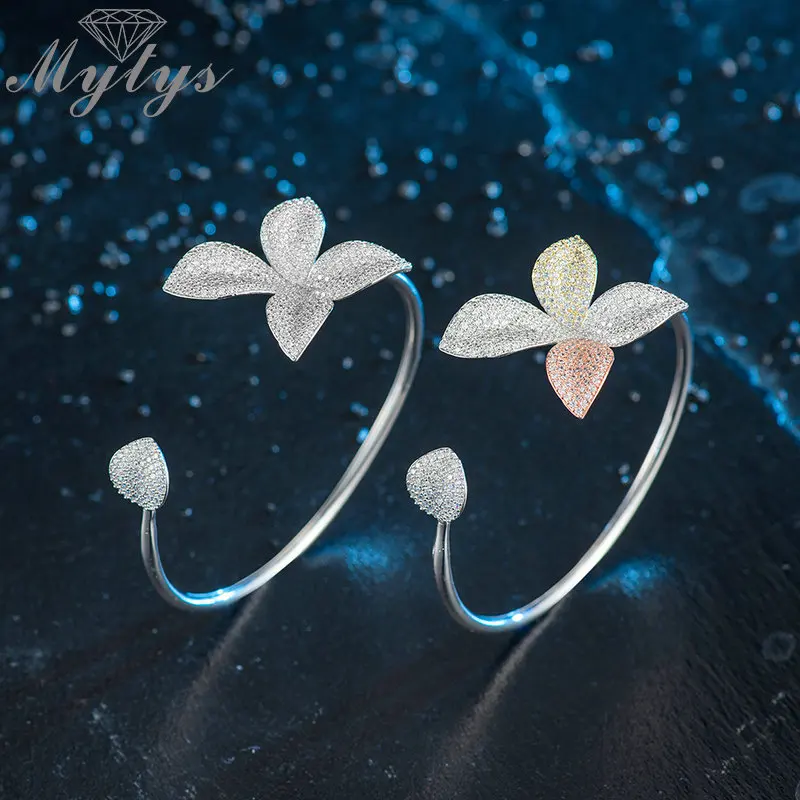 Браслет Mytys Женский регулируемый с цветком листом AAA кубическим