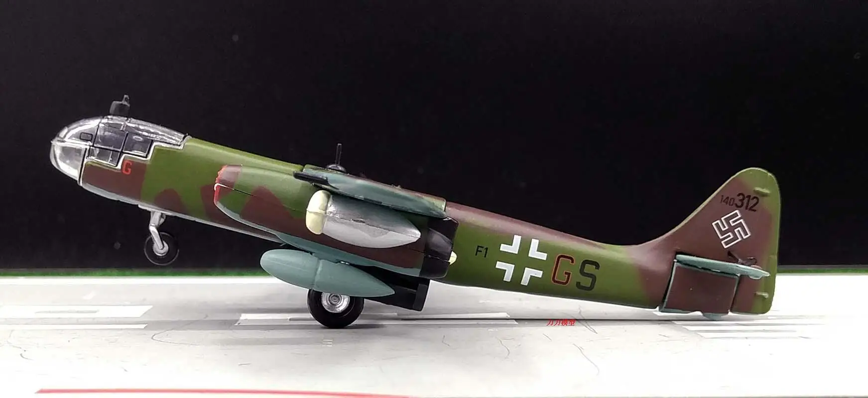 WWII США P-47D Thunderbolt 61FS 56FG 1/72 не diecast easy model