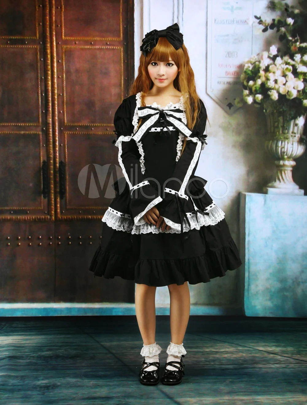 

Cotton Black Lace Bow Lolita Dress Outfit