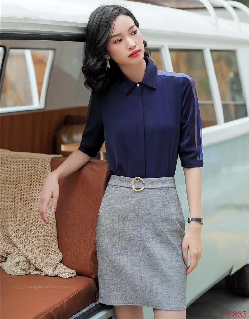 Женский офисный костюм из двух предметов белая блузка с коротким рукавом и