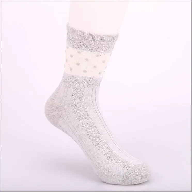 Мягкие женские коттоновые носки Весна и осень Модная точка Повседневная